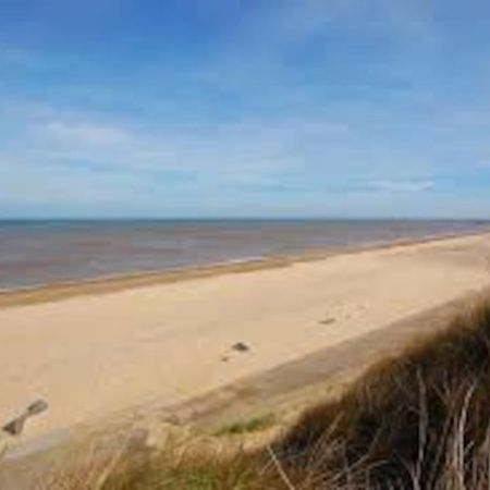 Barley Break - Beach Cottage Lessingham Екстериор снимка