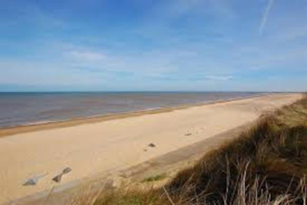 Barley Break - Beach Cottage Lessingham Екстериор снимка