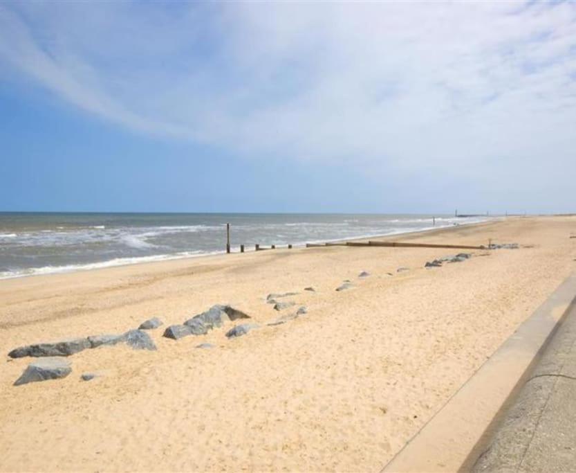 Barley Break - Beach Cottage Lessingham Екстериор снимка